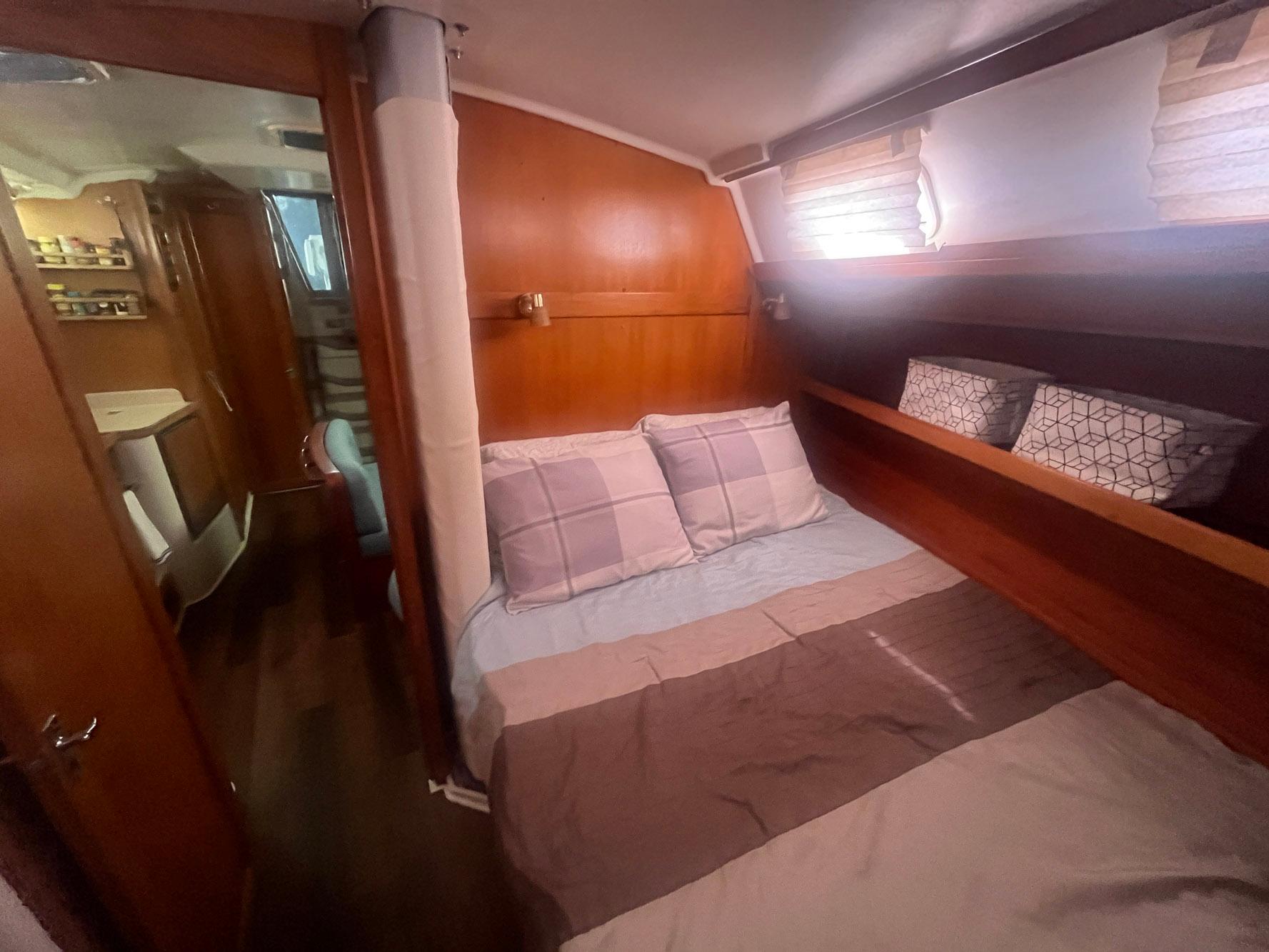 1999 Catalina 42 MkII - 58