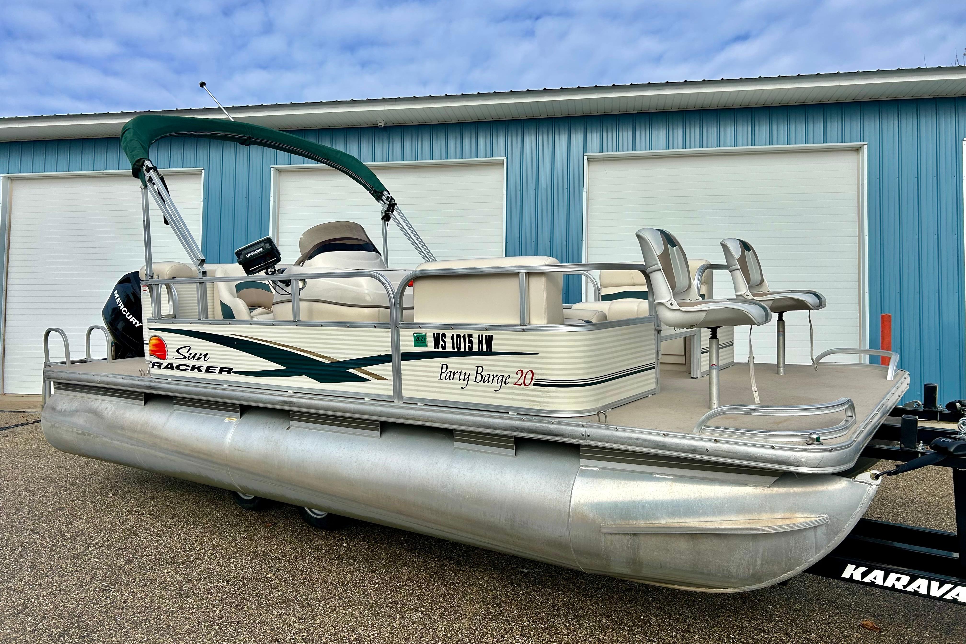 2010 Sun Tracker Party Barge 20 Classic Series