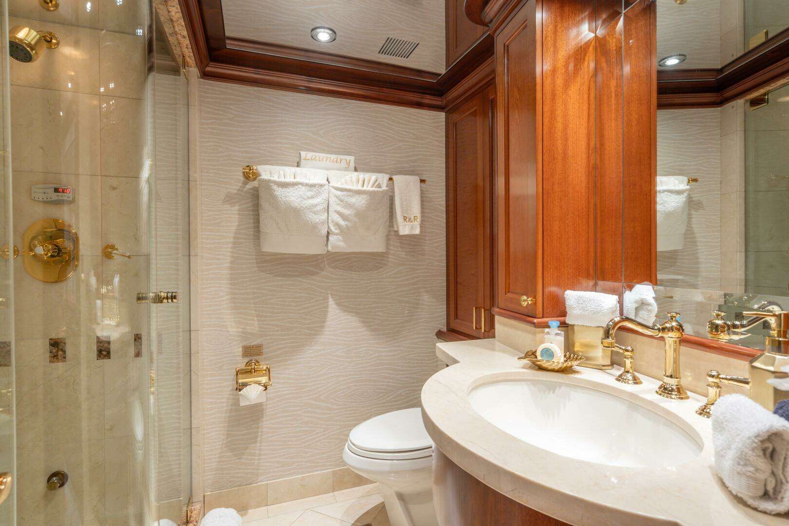 2004 Crescent Raised Pilothouse - Image 32