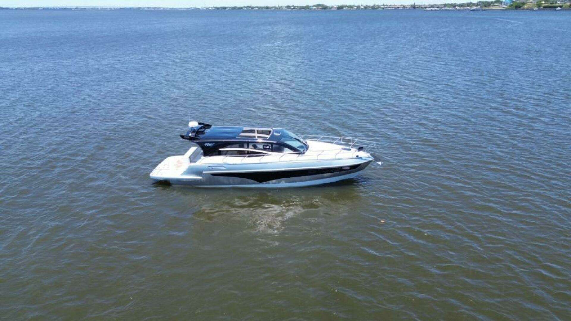 2025 Real 40 HT Luxury - Image 9