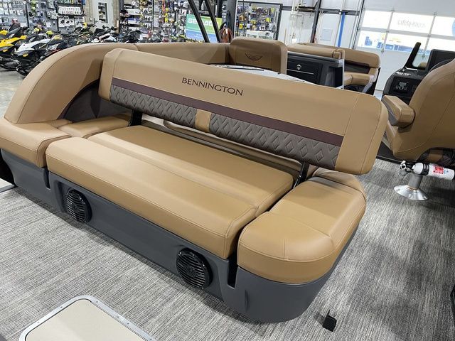 2026 Bennington M L-Bench 22 ML - 25