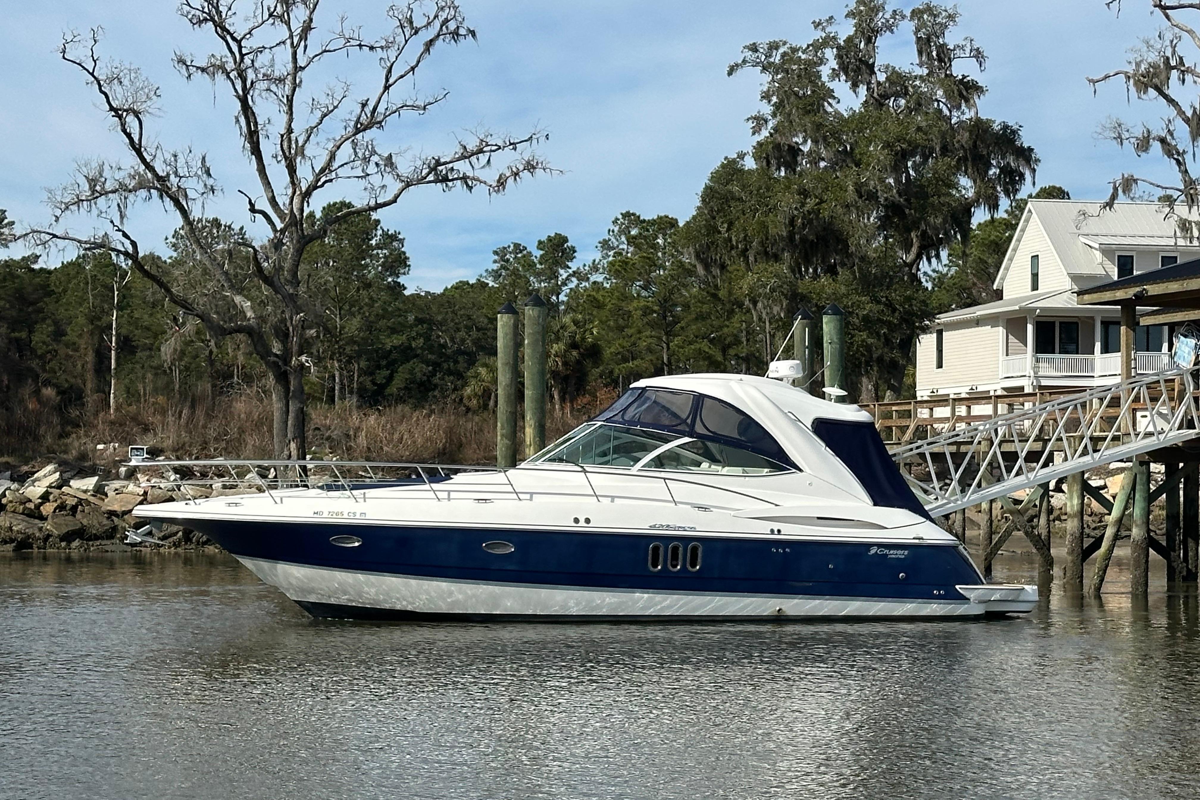 2007 Cruisers Yachts 420 Express