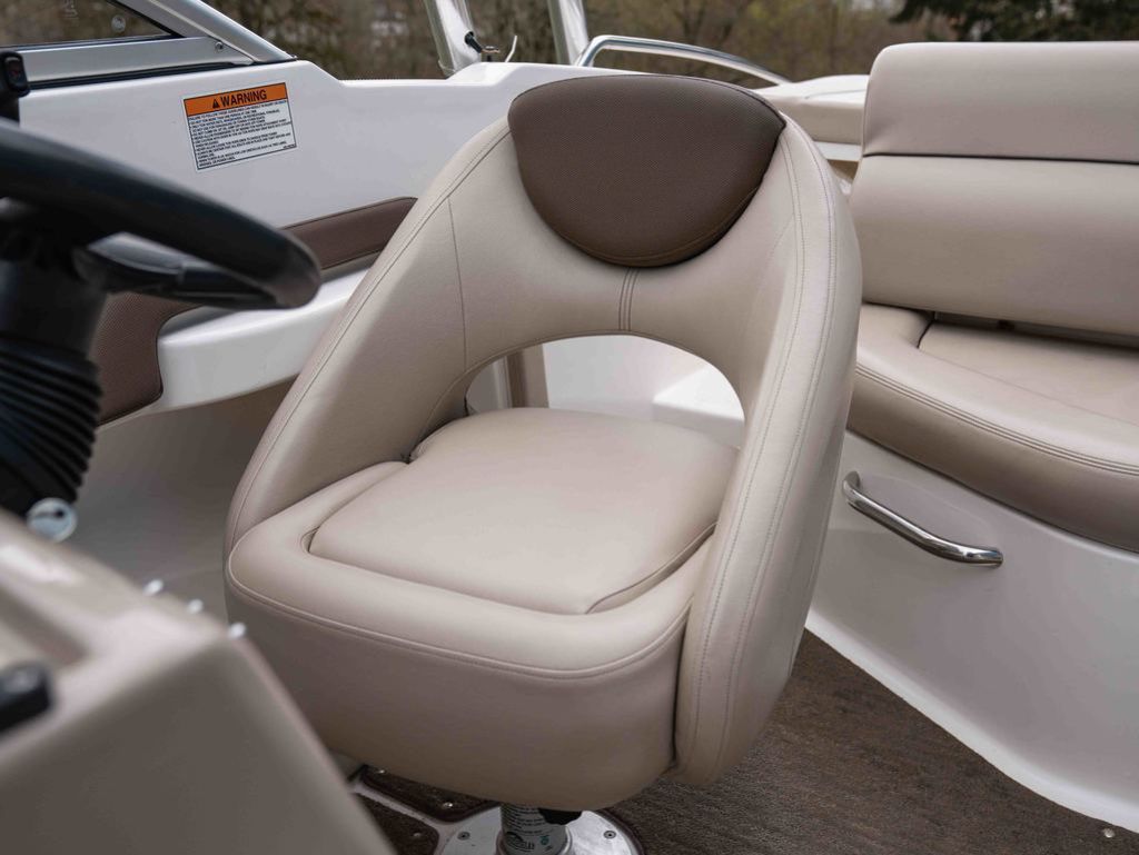2015 Bayliner 195 DB - 14
