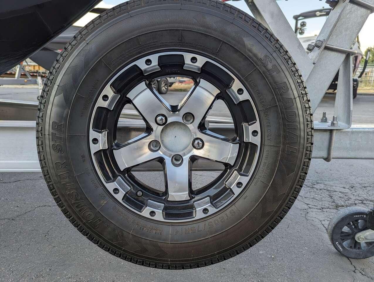 2019 Chaparral VRX2430 - 31