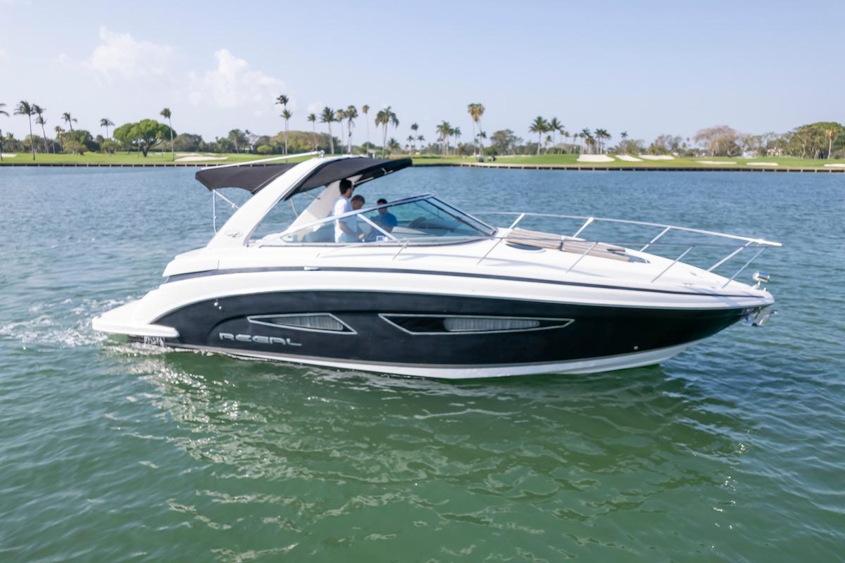 2016 Regal 32 Express
