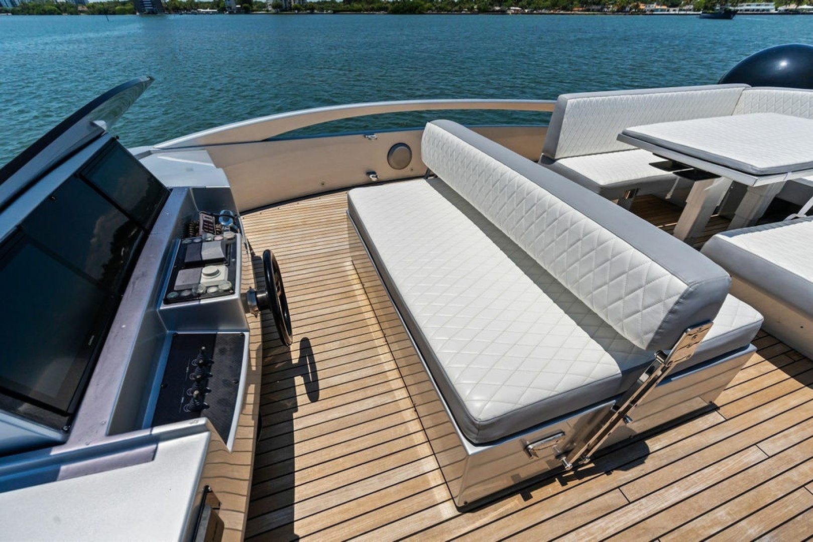 2012 Pershing 92 - Image 7