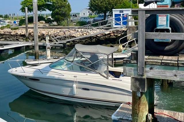 2004 Sea Ray 215 Weekender