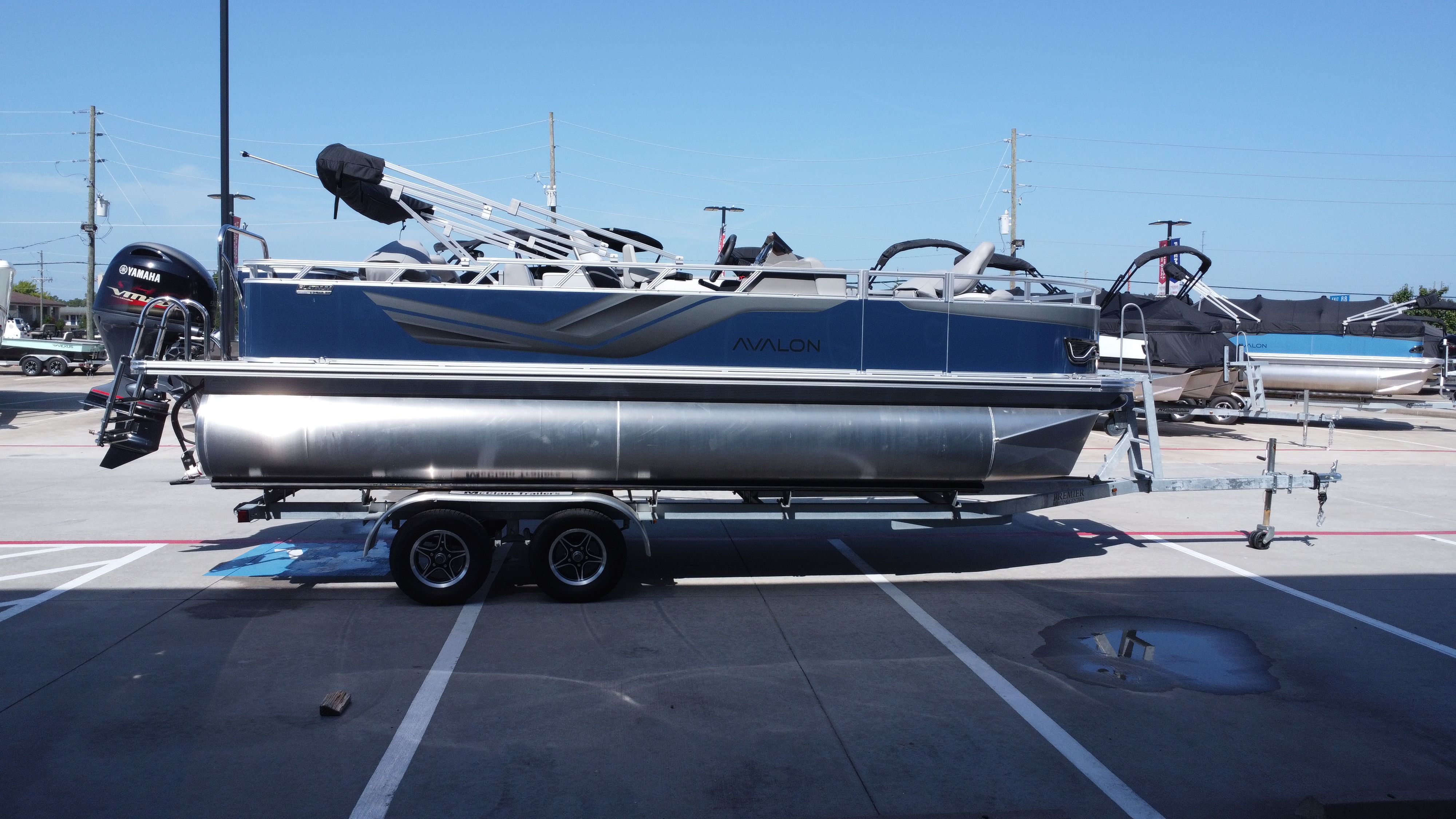 2025 Avalon Venture 85 Rear Fish - 21' - 5