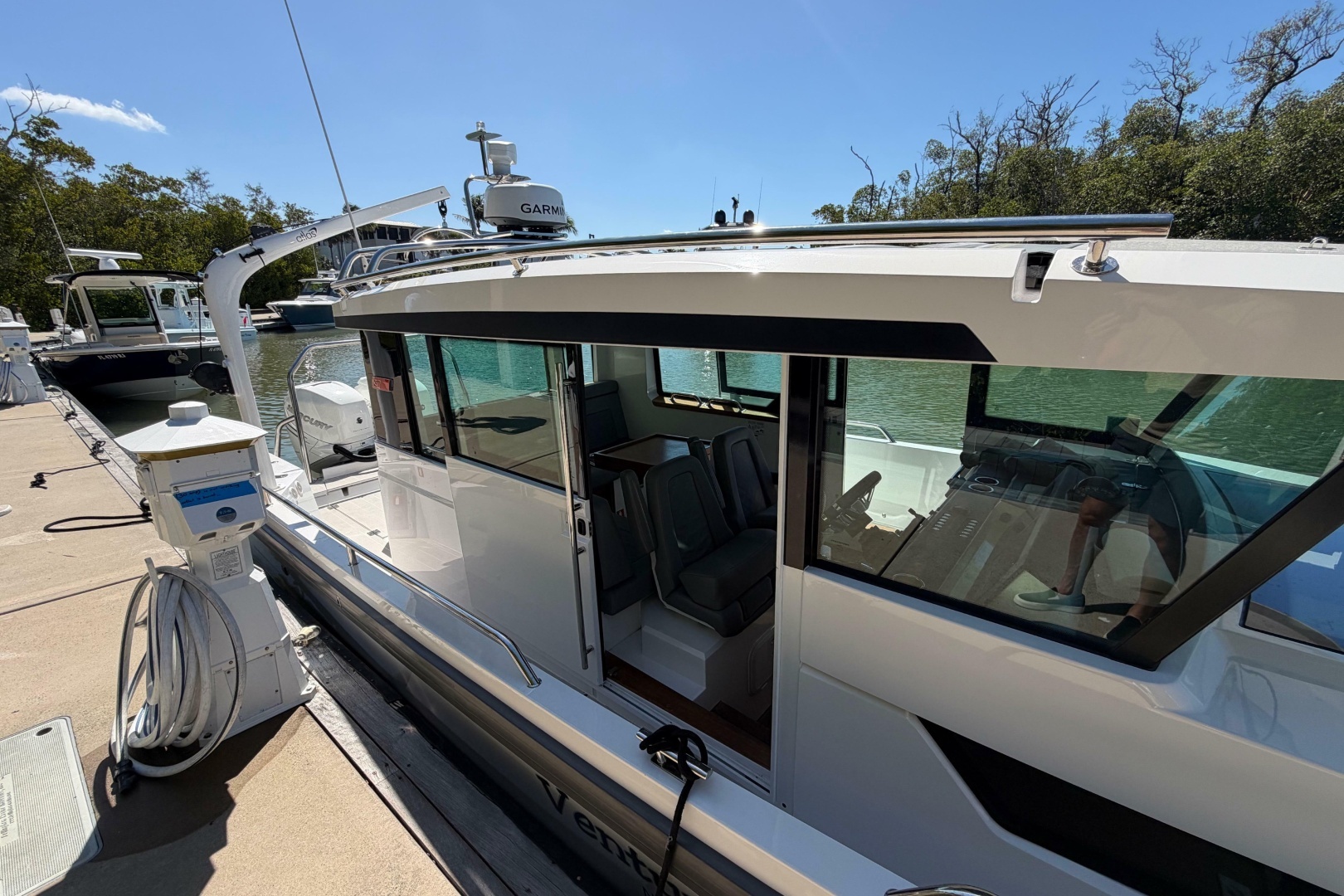 2018 Axopar 37 Cabin - Image 8