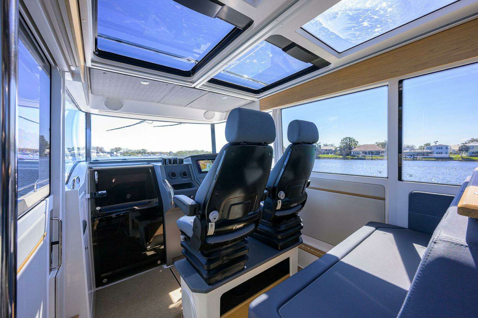 2024 Nimbus Commuter 11 - Image 13