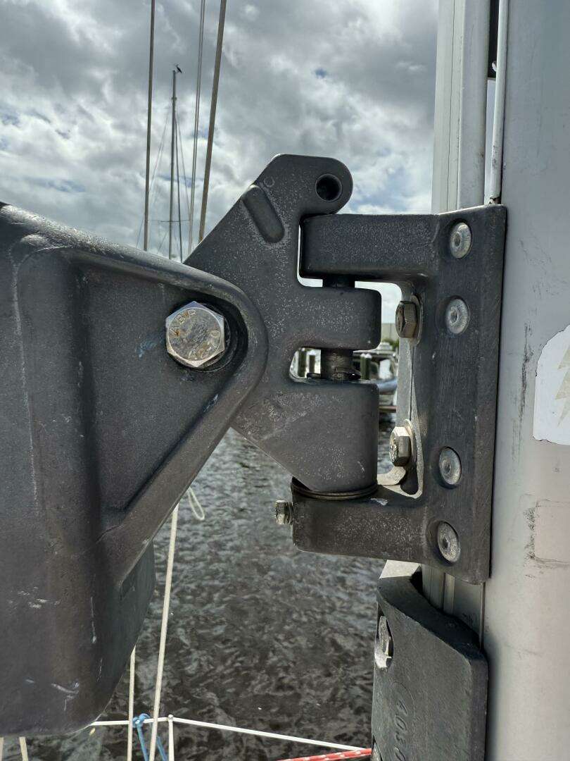 2012 Beneteau 43 - Image 15
