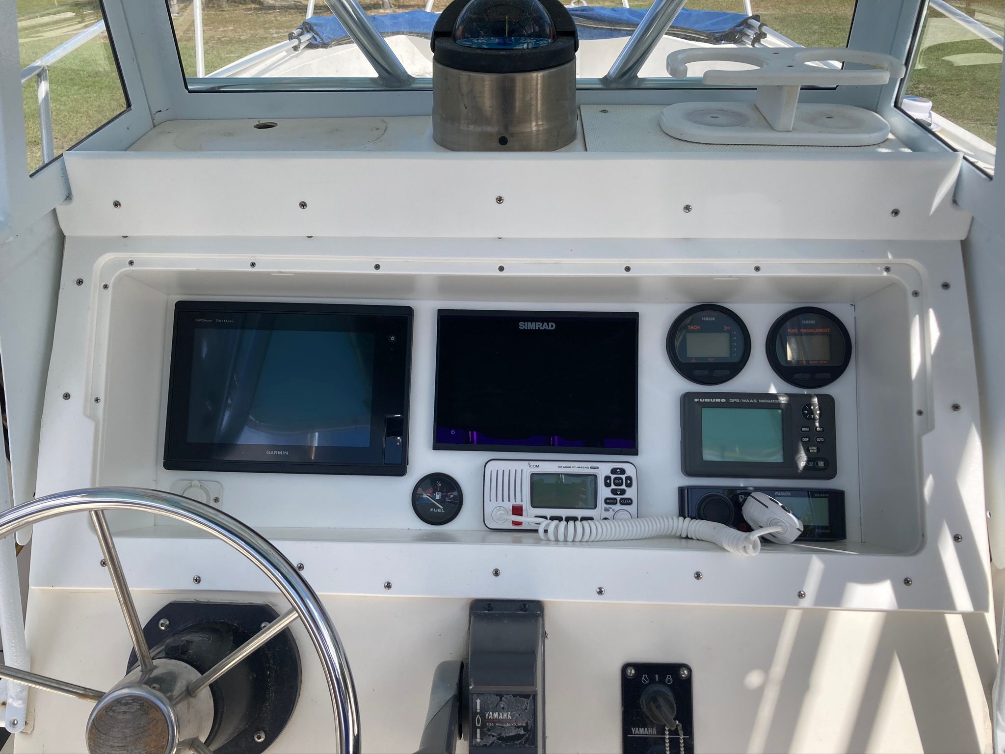1990 Mako 241 Center Console - 9