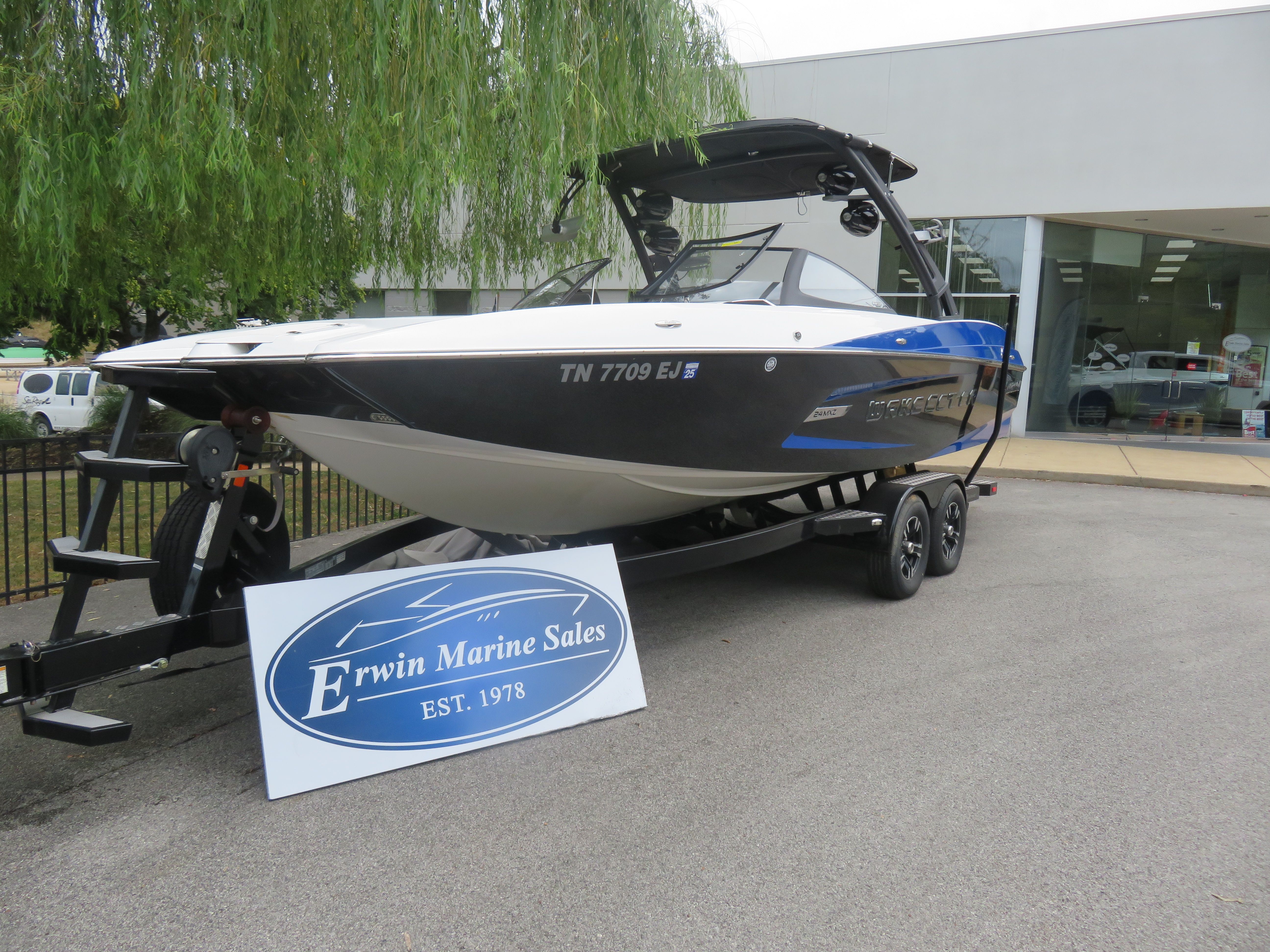 2015 Malibu Wakesetter 24 MXZ
