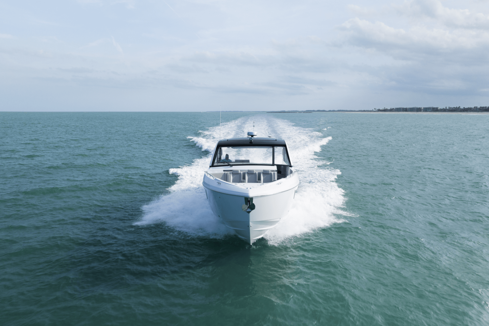 2026 Cruisers Yachts 50GLS OB - Image 3