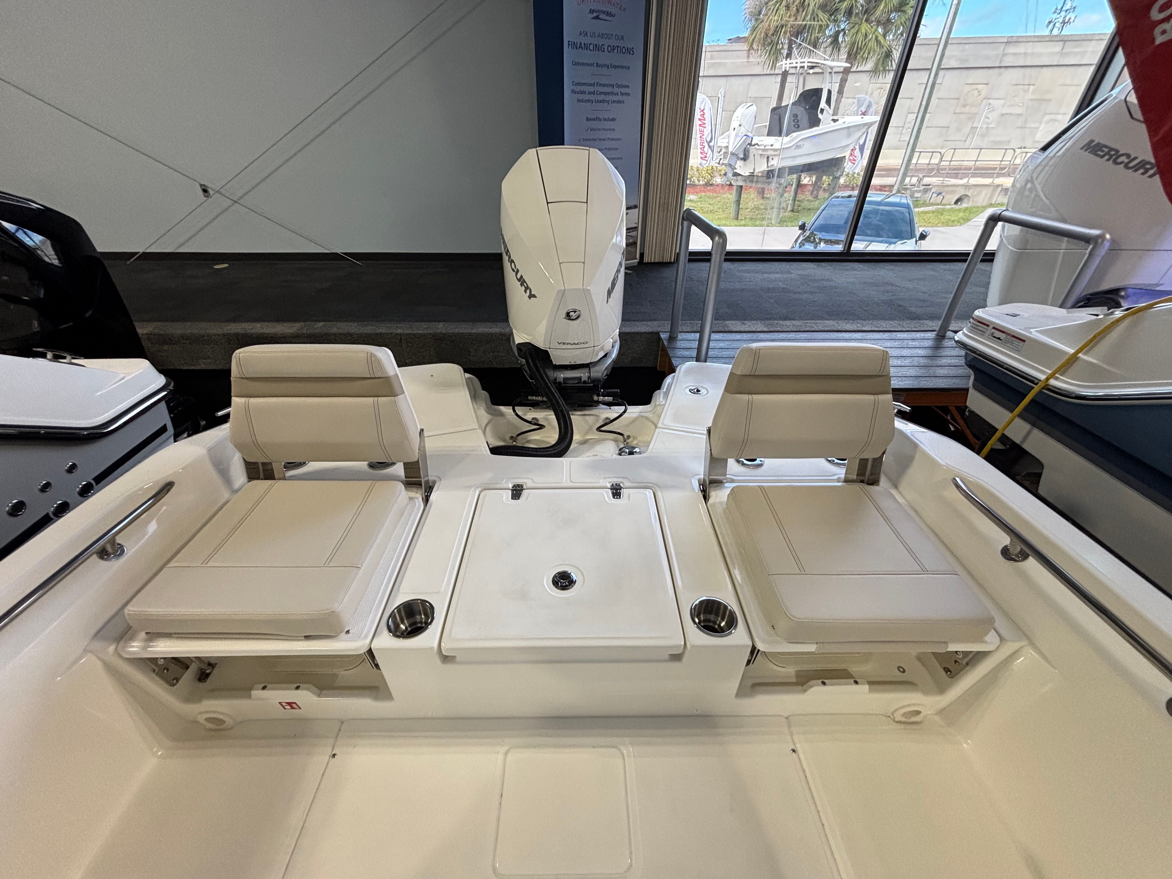 2026 Boston Whaler 250 Dauntless - 6