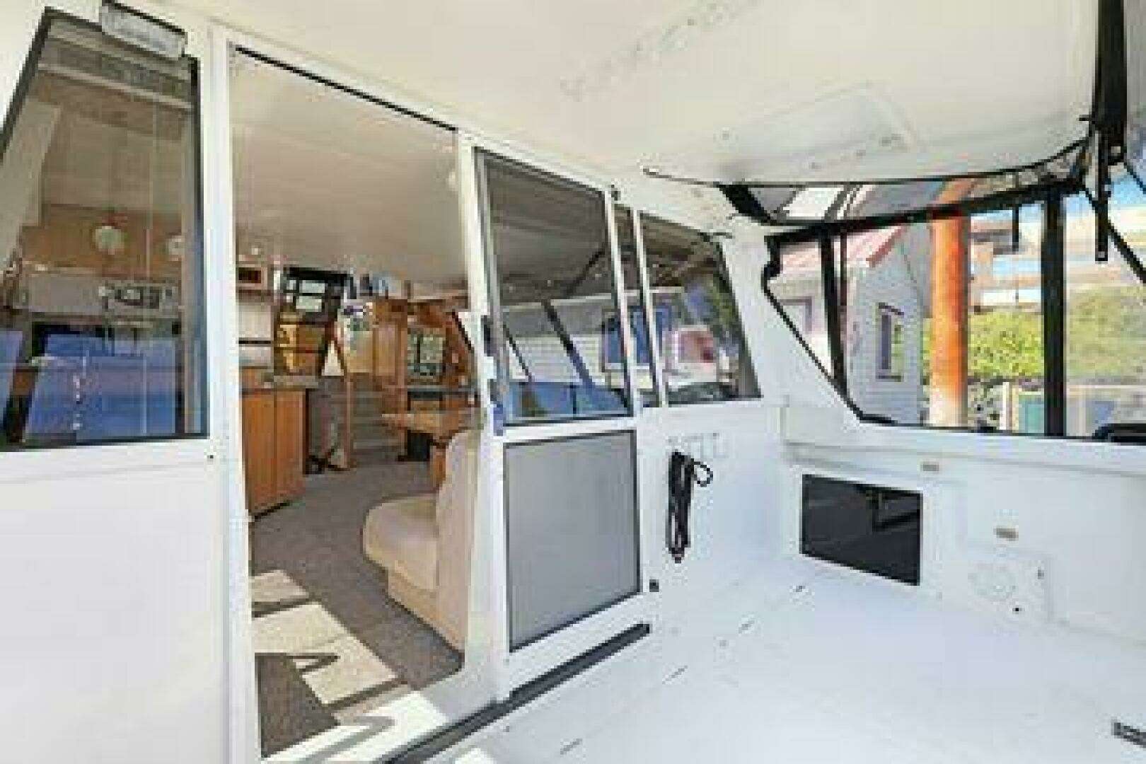 1998 Bayliner 4788 - Image 26