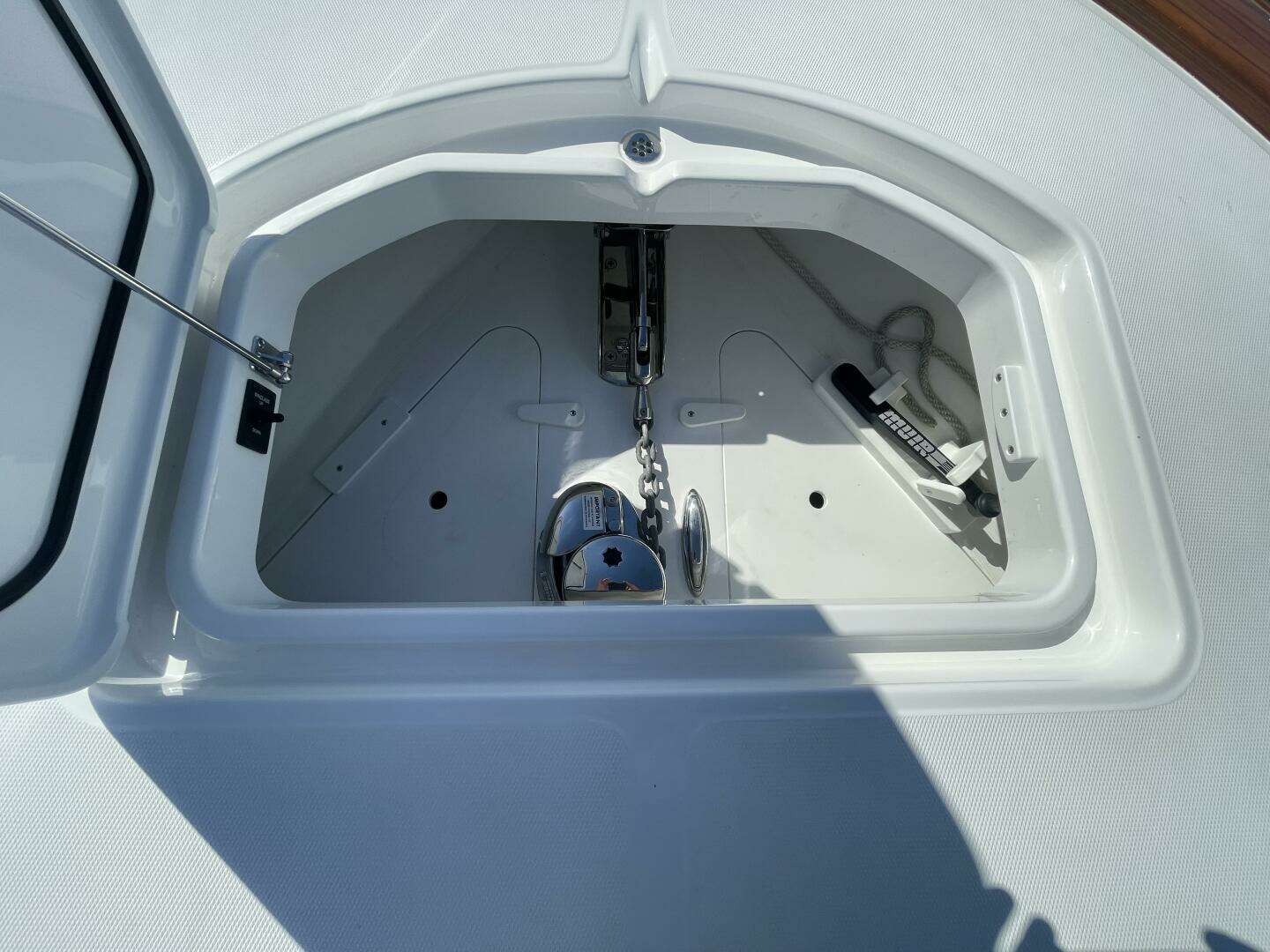 2026 Mag Bay 43 Center Console - Image 76
