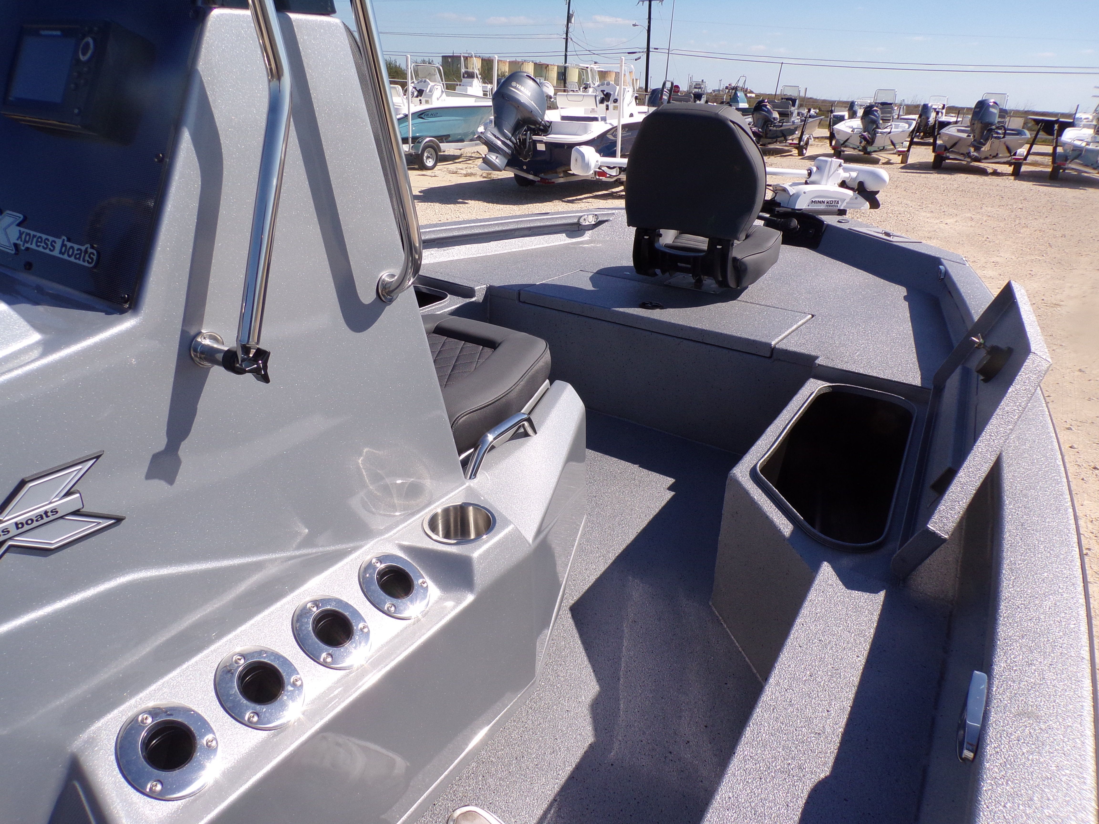 2026 Xpress H20B Bay - 15