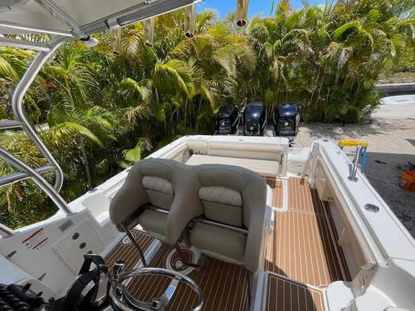 2005 Hydra-Sports 3300 VX - 6