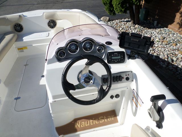 2019 NauticStar 203 SC - 4