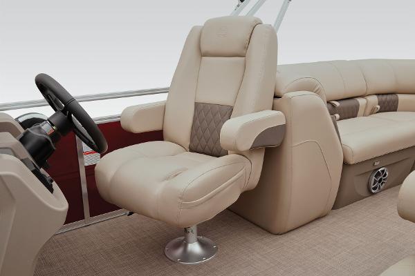 2024 Sun Tracker Party Barge 24 DLX - 36