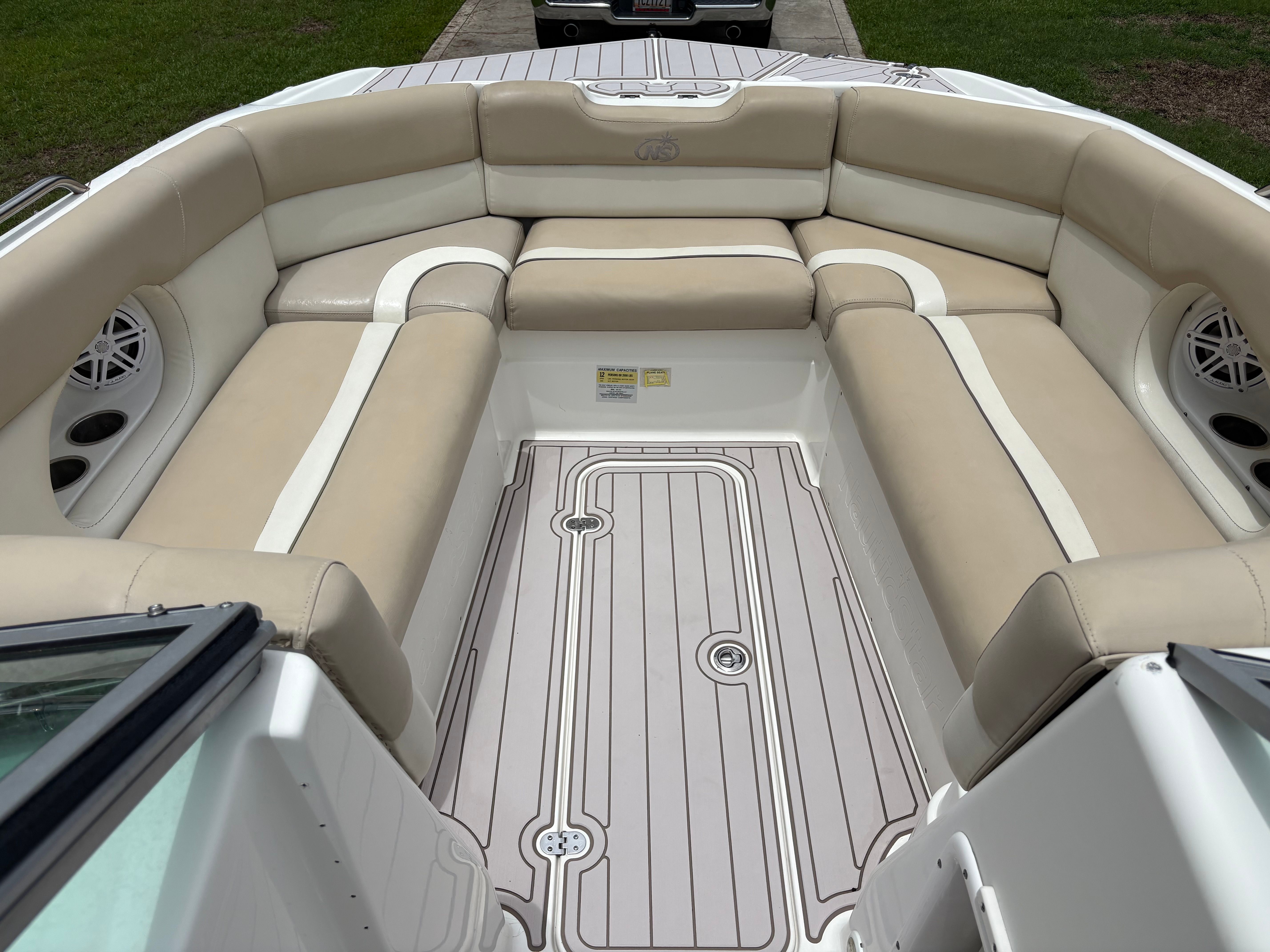 2016 NauticStar 243DC Sport Deck - 8