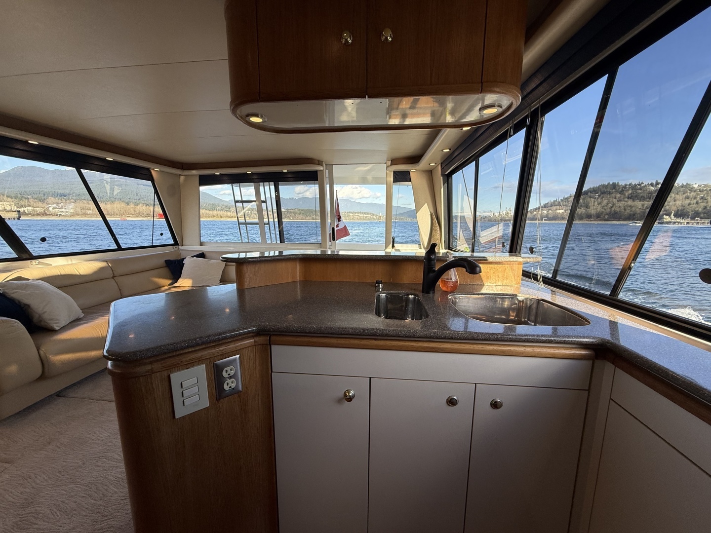 1998 Bayliner 4788 - Image 24