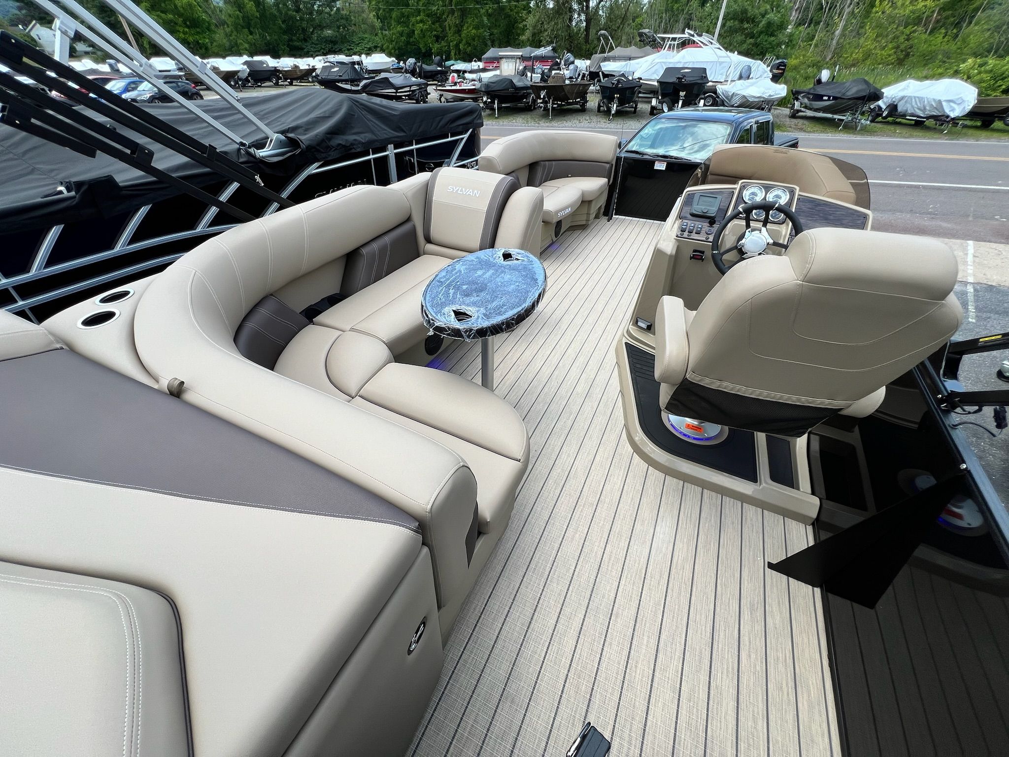 2026 Sylvan Mirage 8520 Cruise - 7