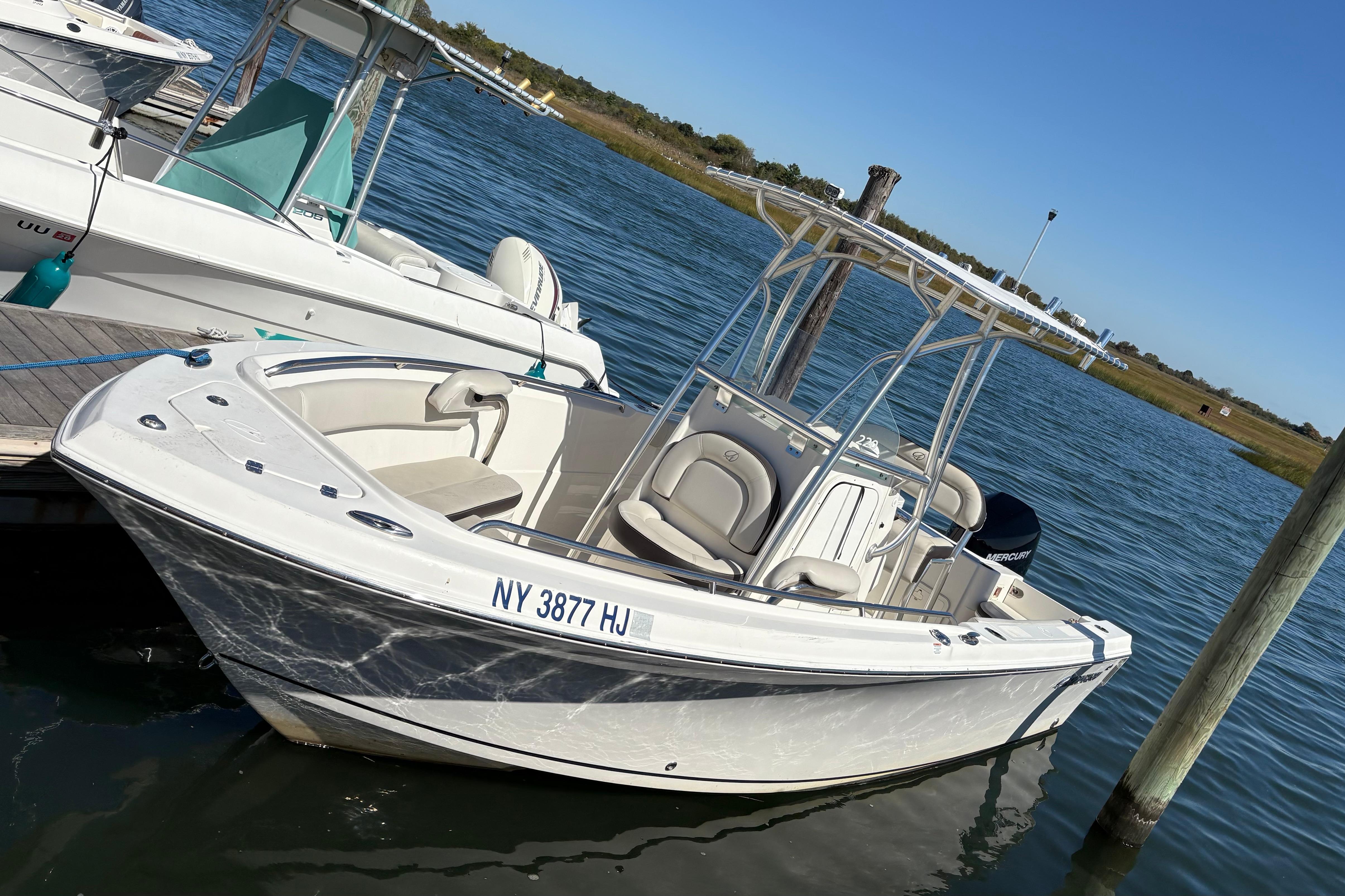 2023 Sailfish 220 CC