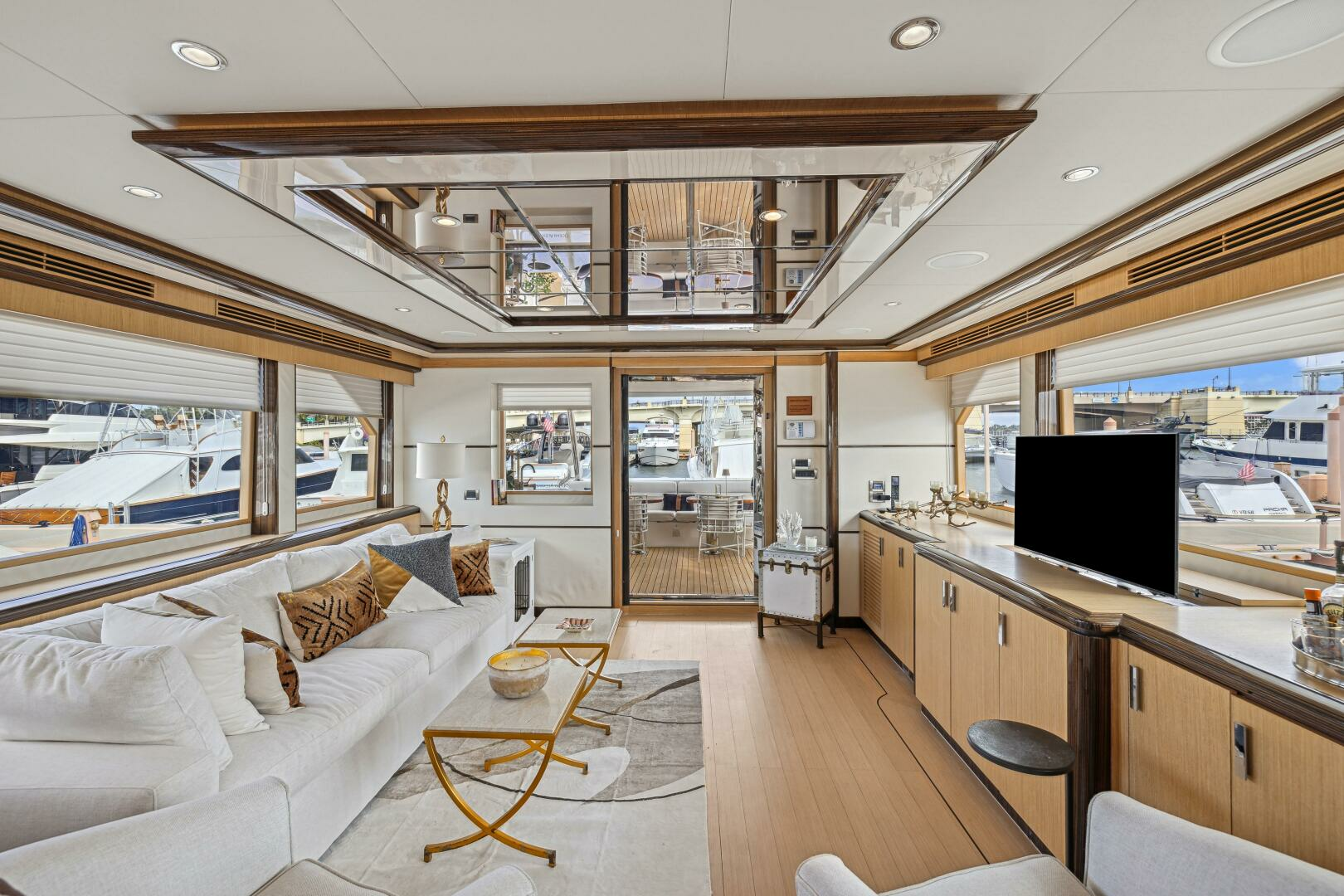 2010 Ocean Alexander 83 - Image 43