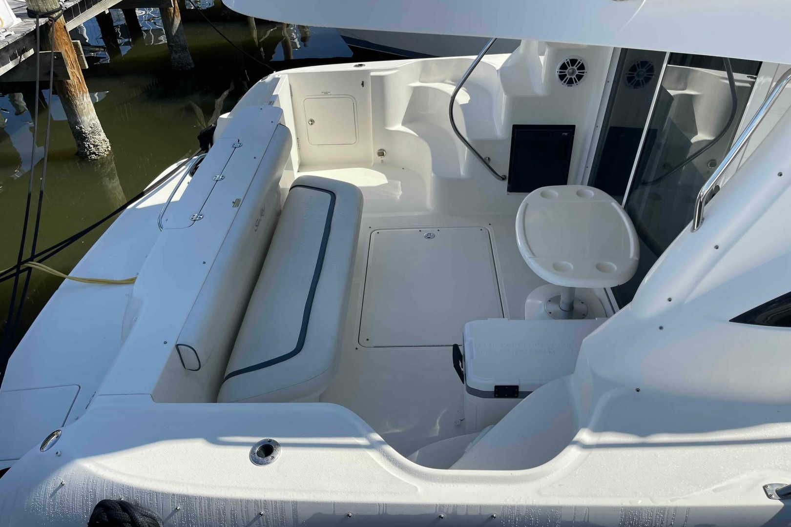 2005 Sea Ray 420 Sedan Bridge - Image 6