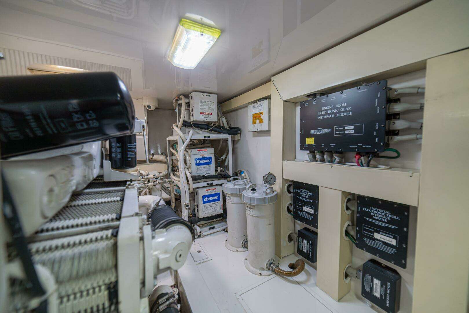 2006 Viking 56 Convertible - Image 75