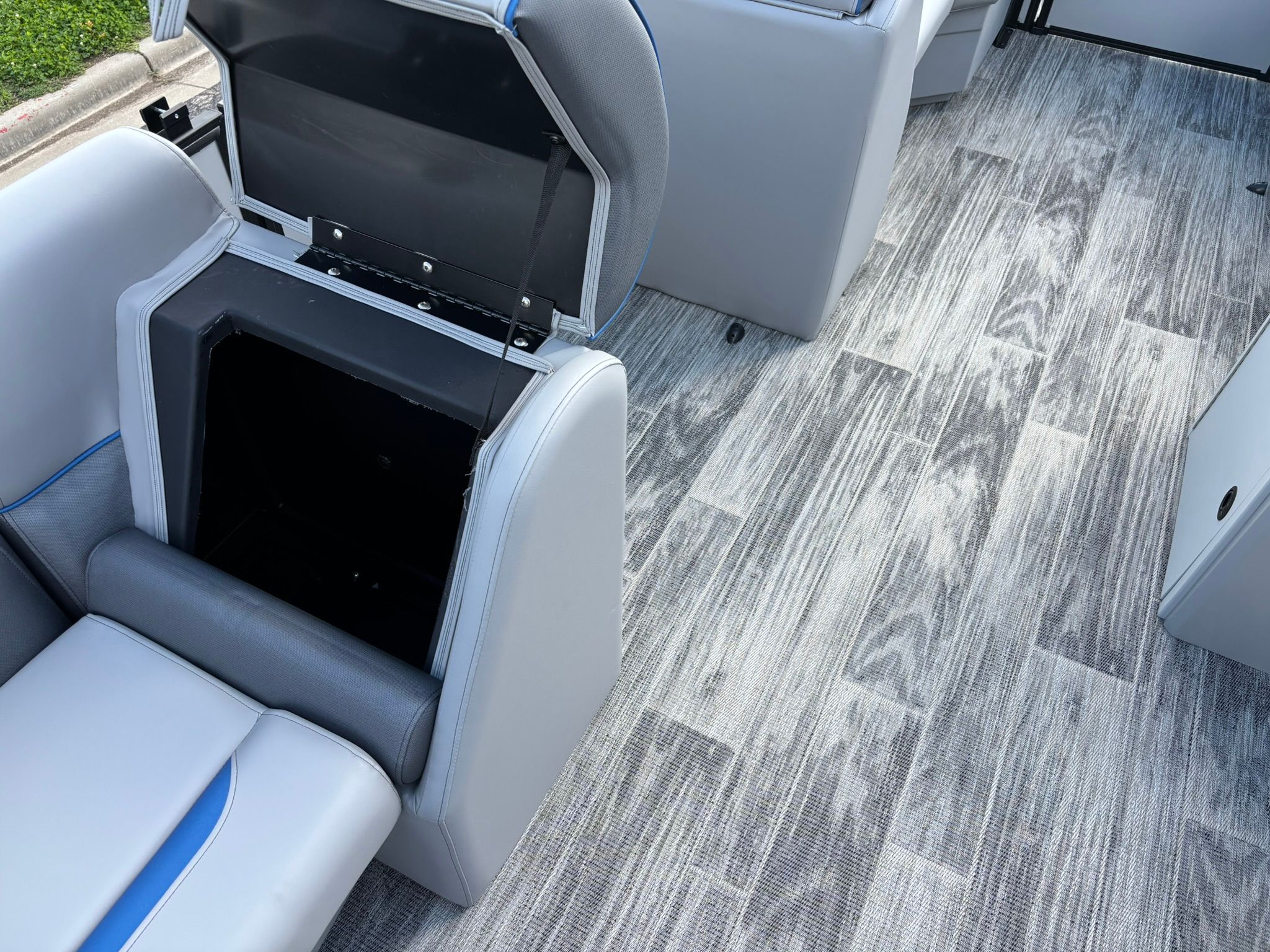 2027 Bentley Pontoons 223 Bolt - 24