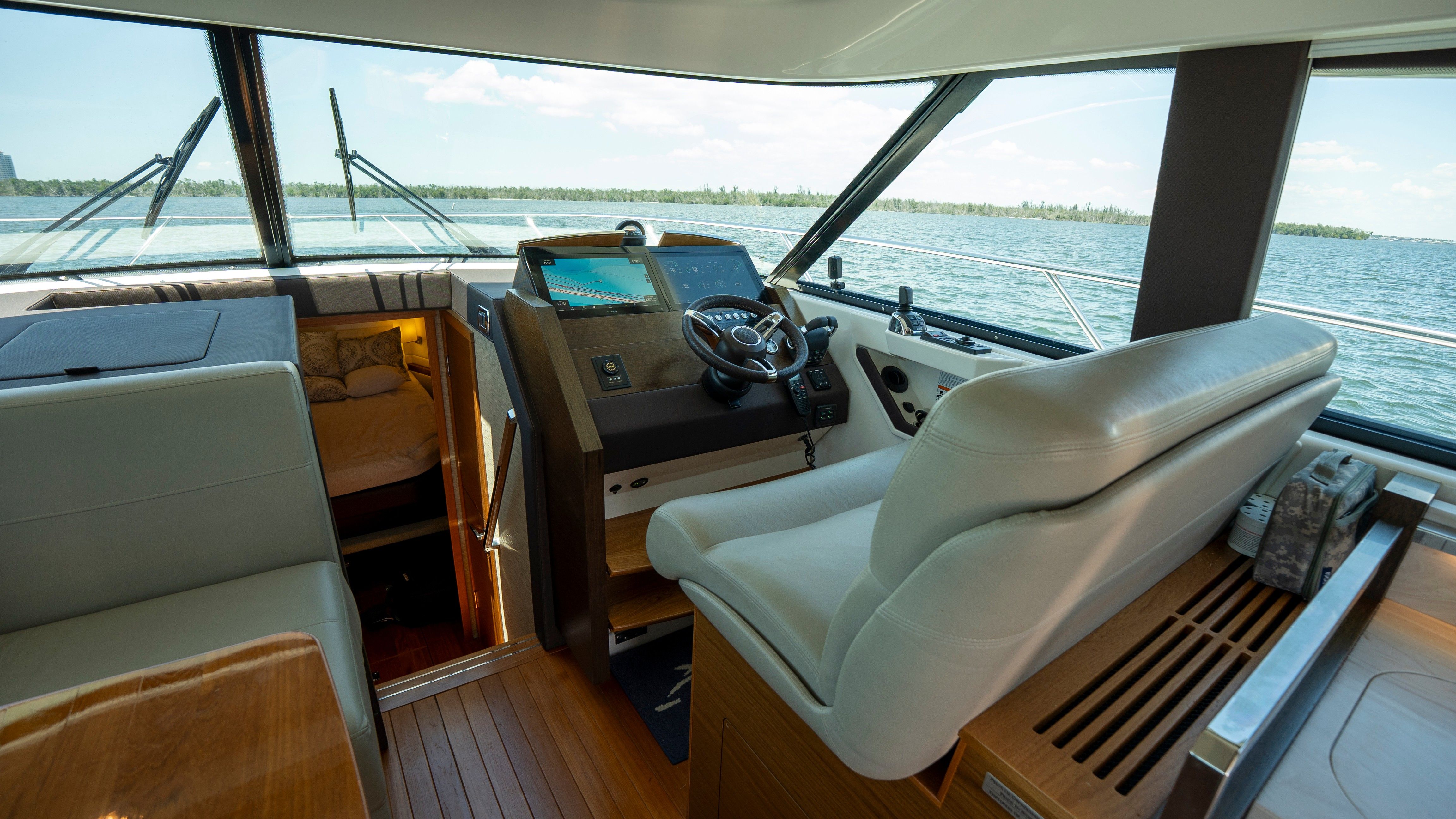 2018 Tiara Yachts 44 Coupe - 50