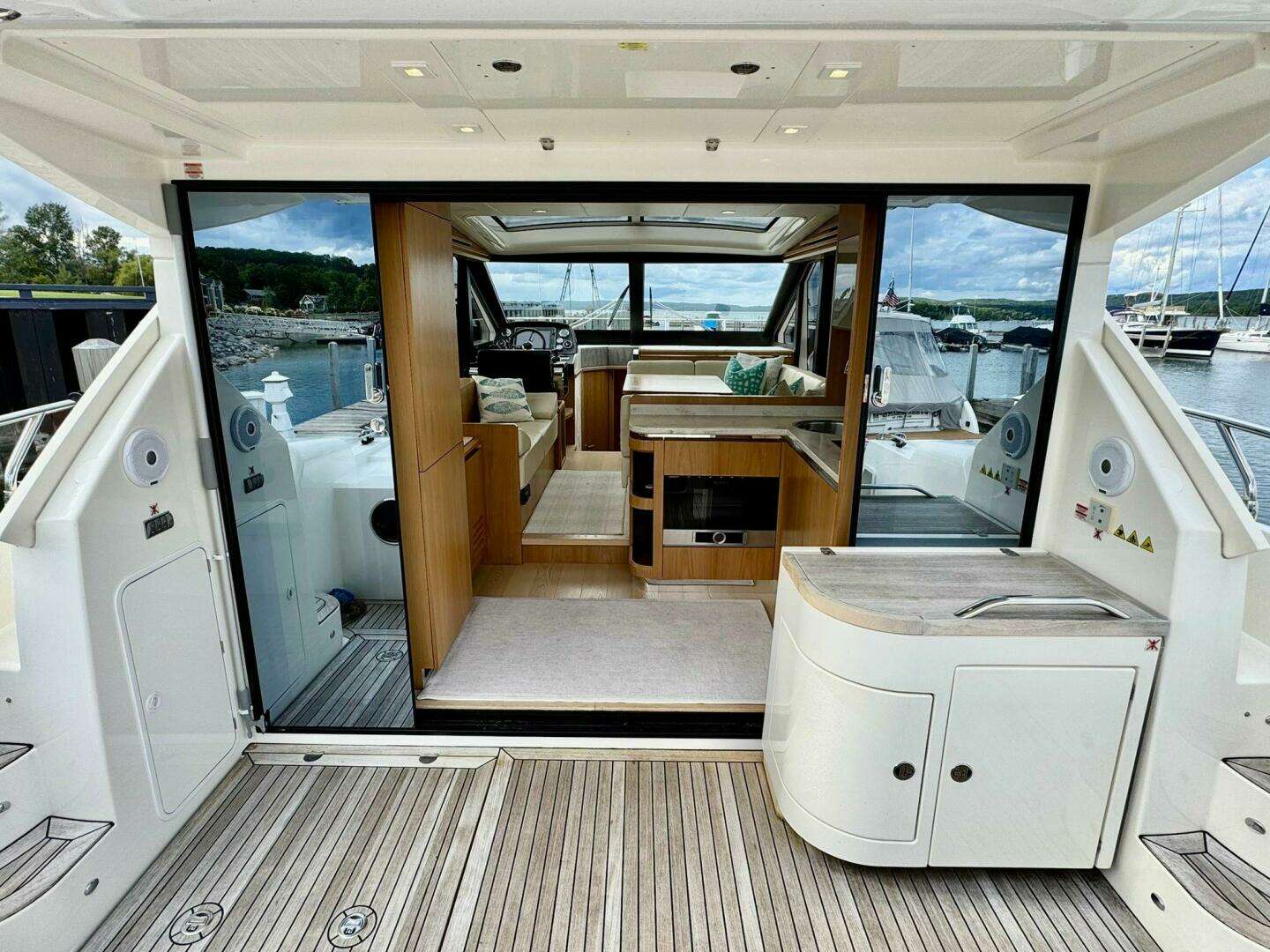 2016 Absolute 45 Sport Yacht - Image 39