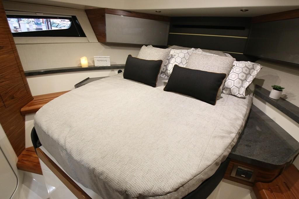 2023-Boston-Whaler-405-Conquest-MarineMax