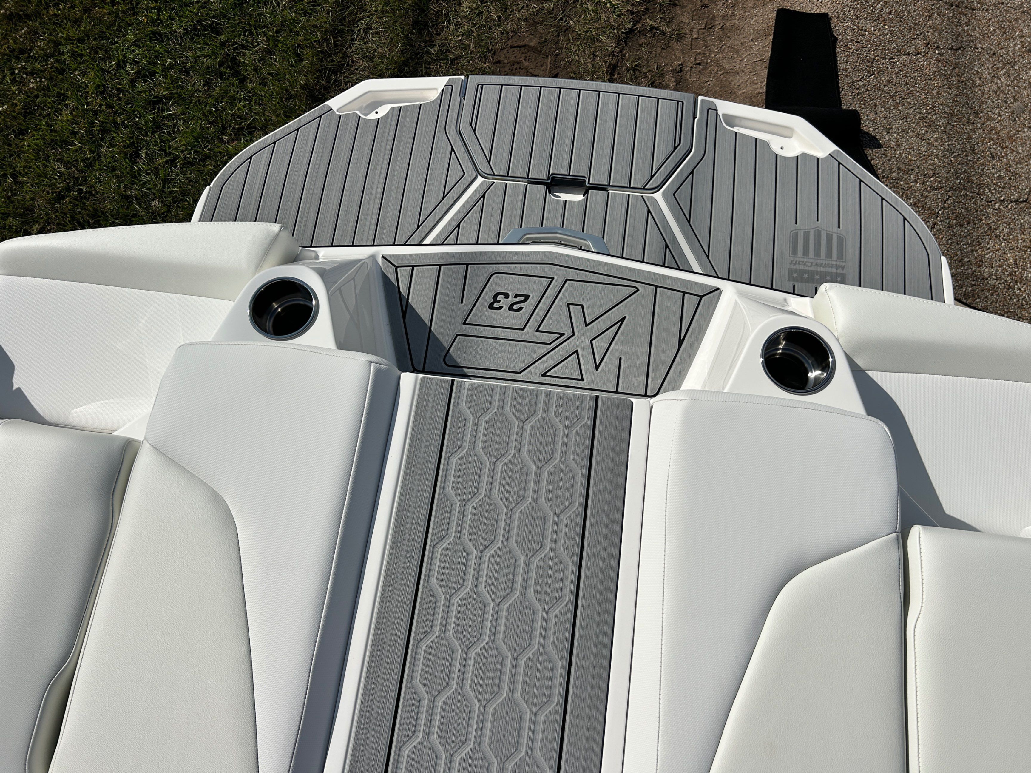 2026 MasterCraft XT23 - 16