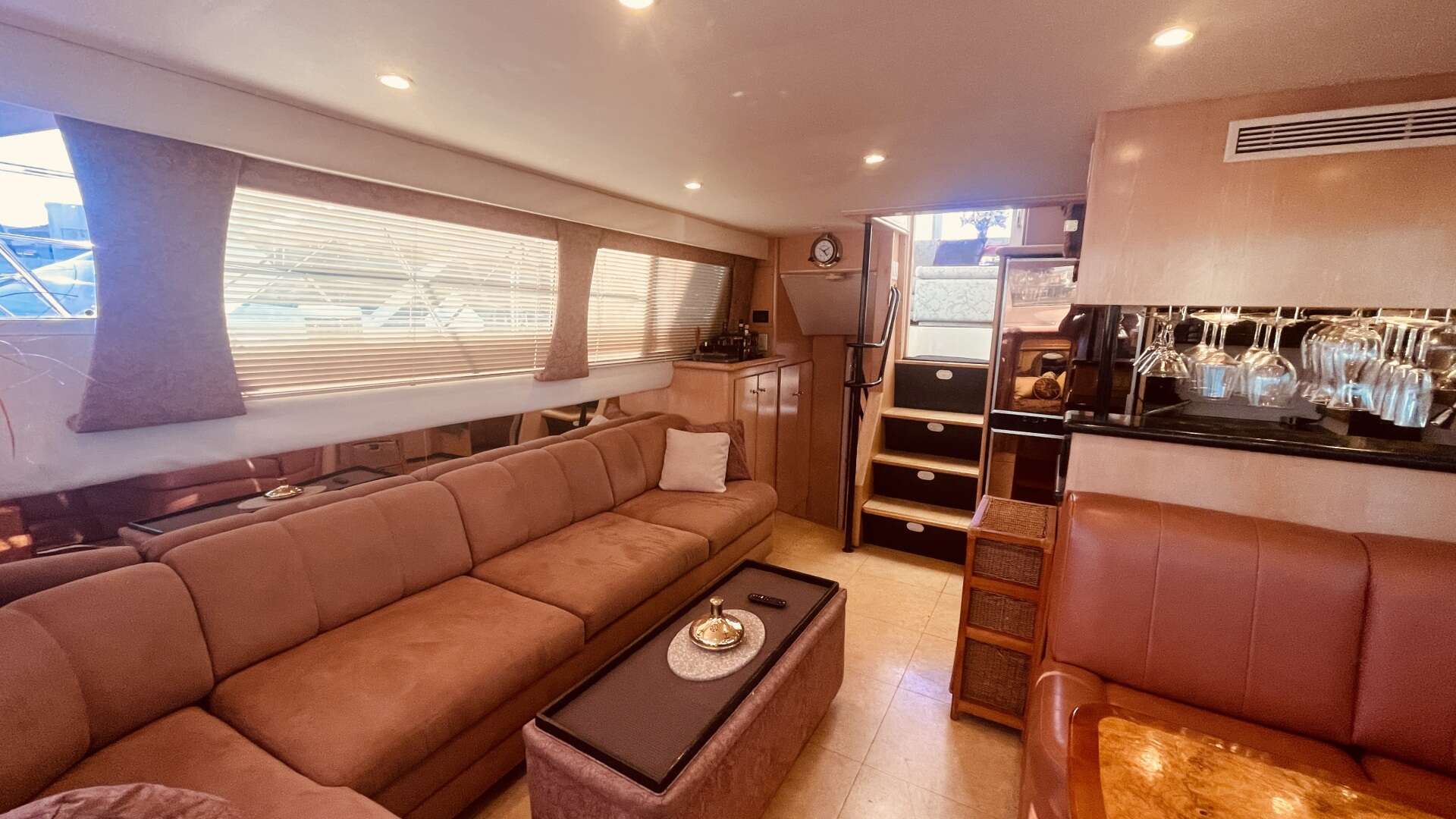 1997 CARVER YACHTS 500 COCKPIT MY - Image 25