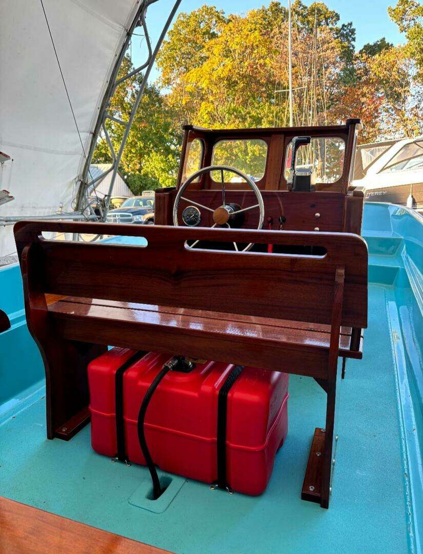 2017 Boston Whaler — - Image 5