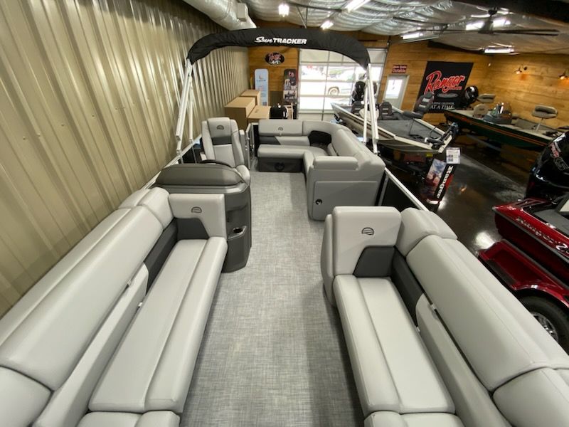 2026 Sun Tracker Party Barge 20 DLX - 3
