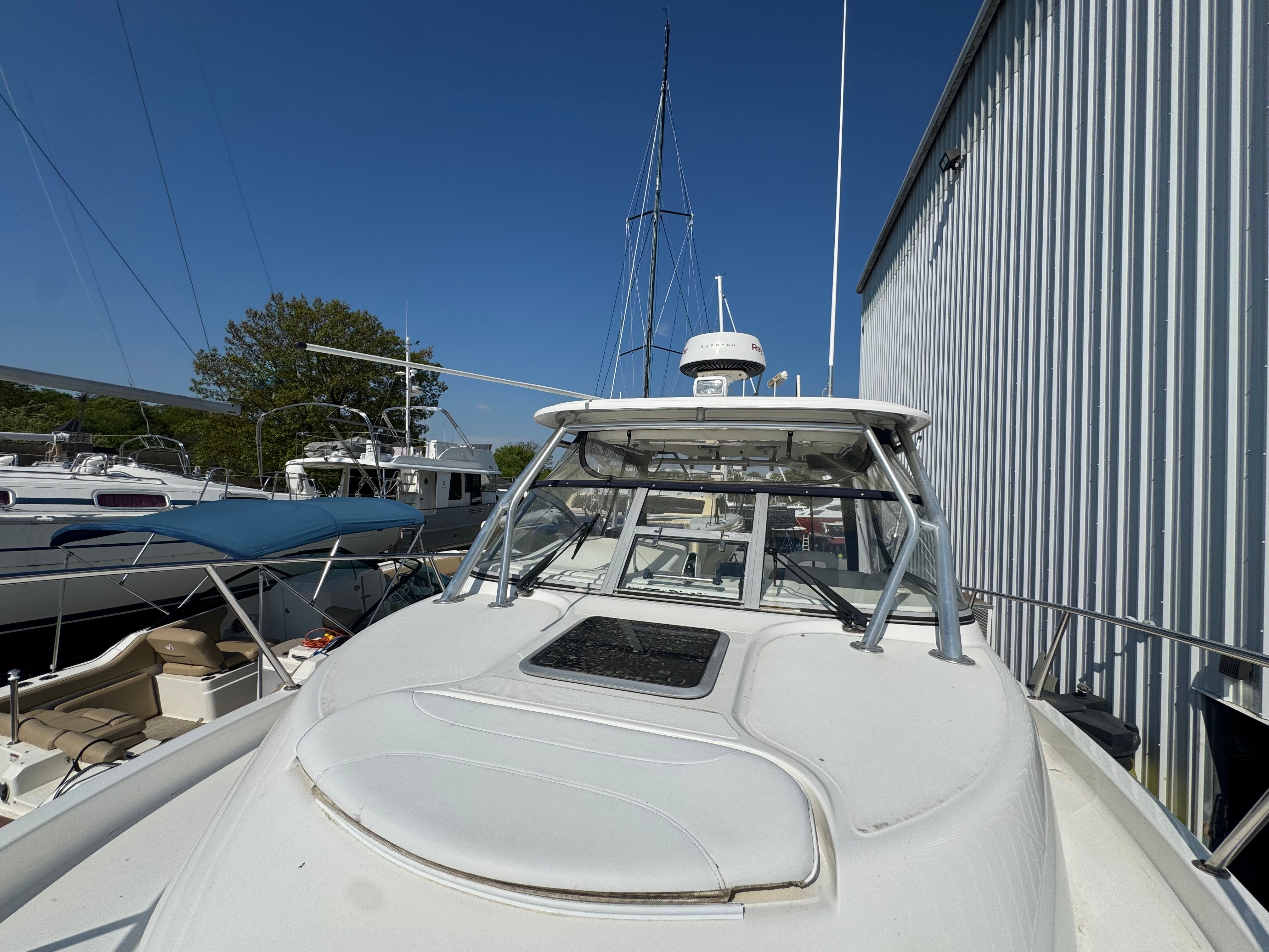 2006 Boston Whaler 305 Conquest - 31