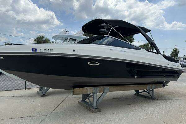 2017 Rinker QX 29