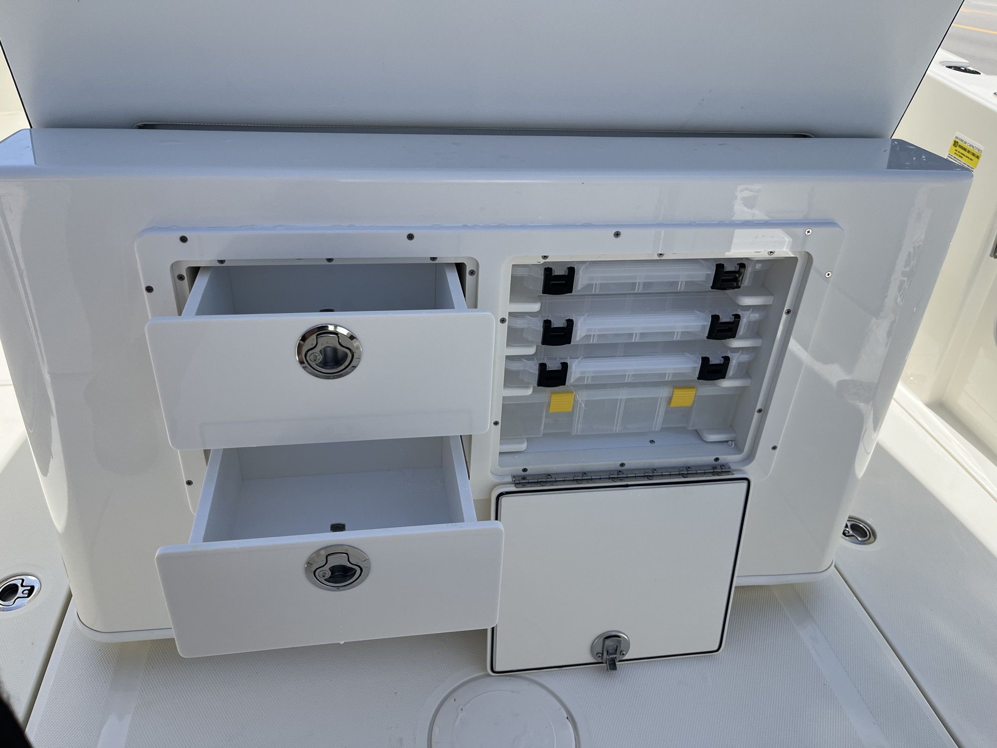 2026 Cobia 245 Center Console - 29