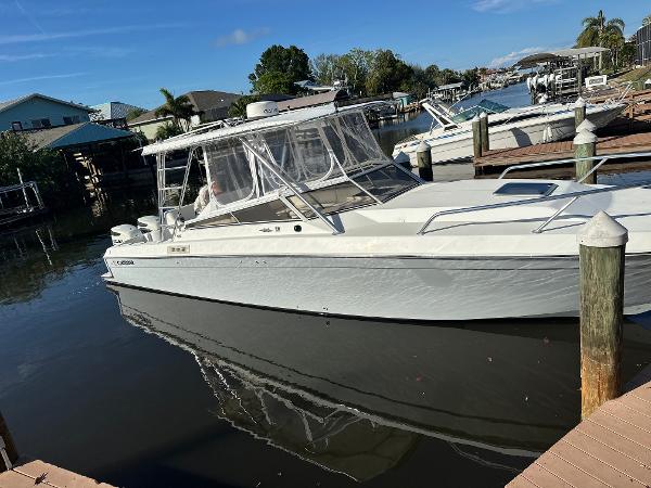 2001 Contender 35 Side Console - 4