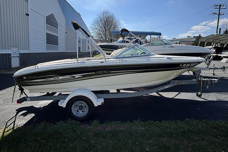 2004 Sea Ray 185 Sport