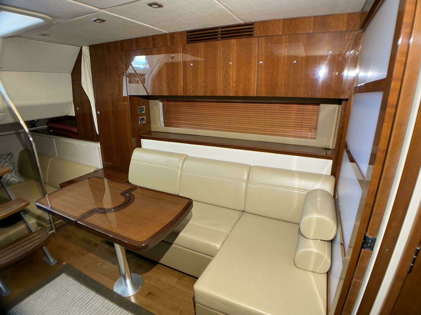2010 Sea Ray 45 Sundancer - Image 24