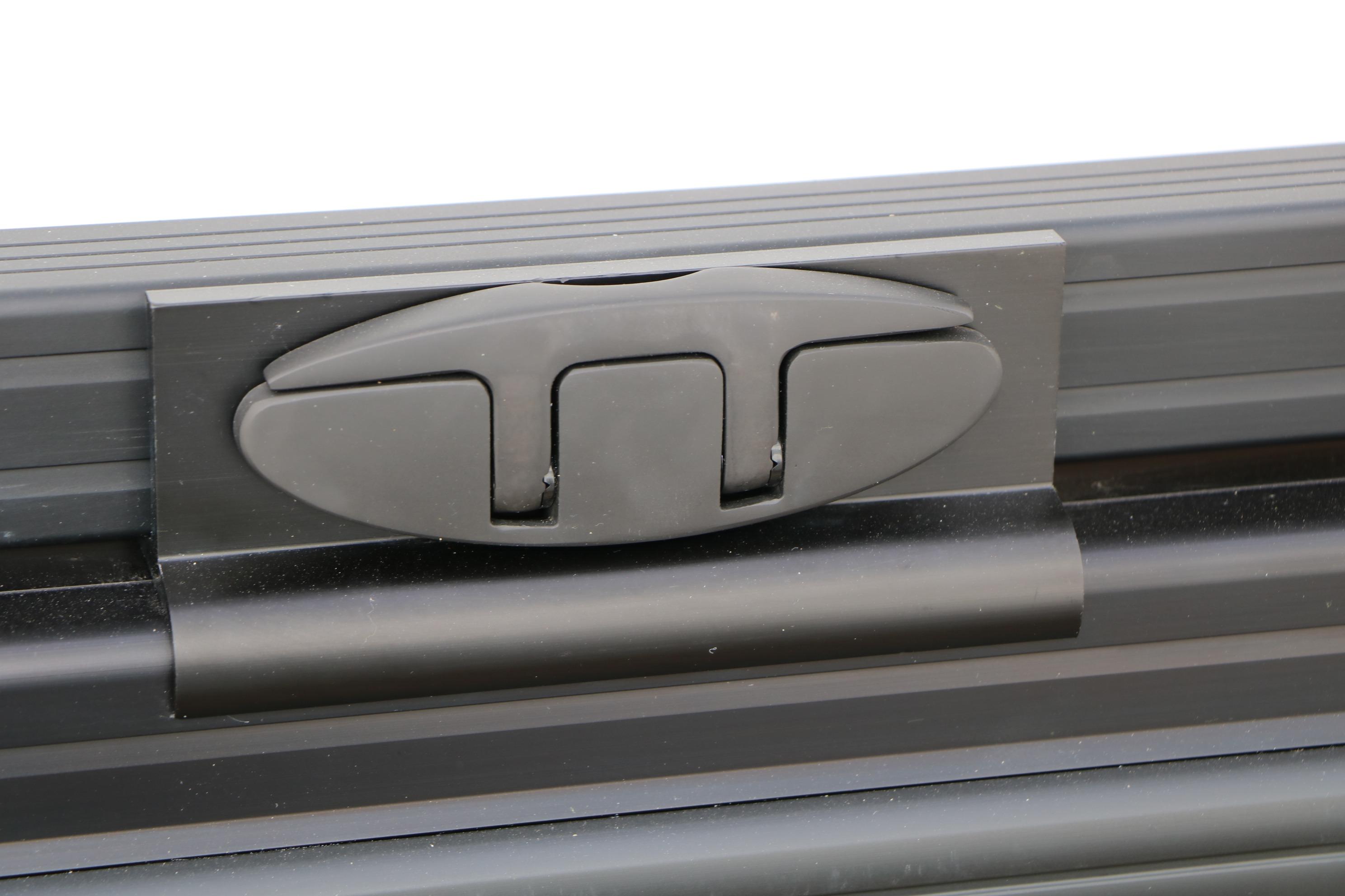 Evotti 523CS 2026 model roof rack clamp, close-up view.