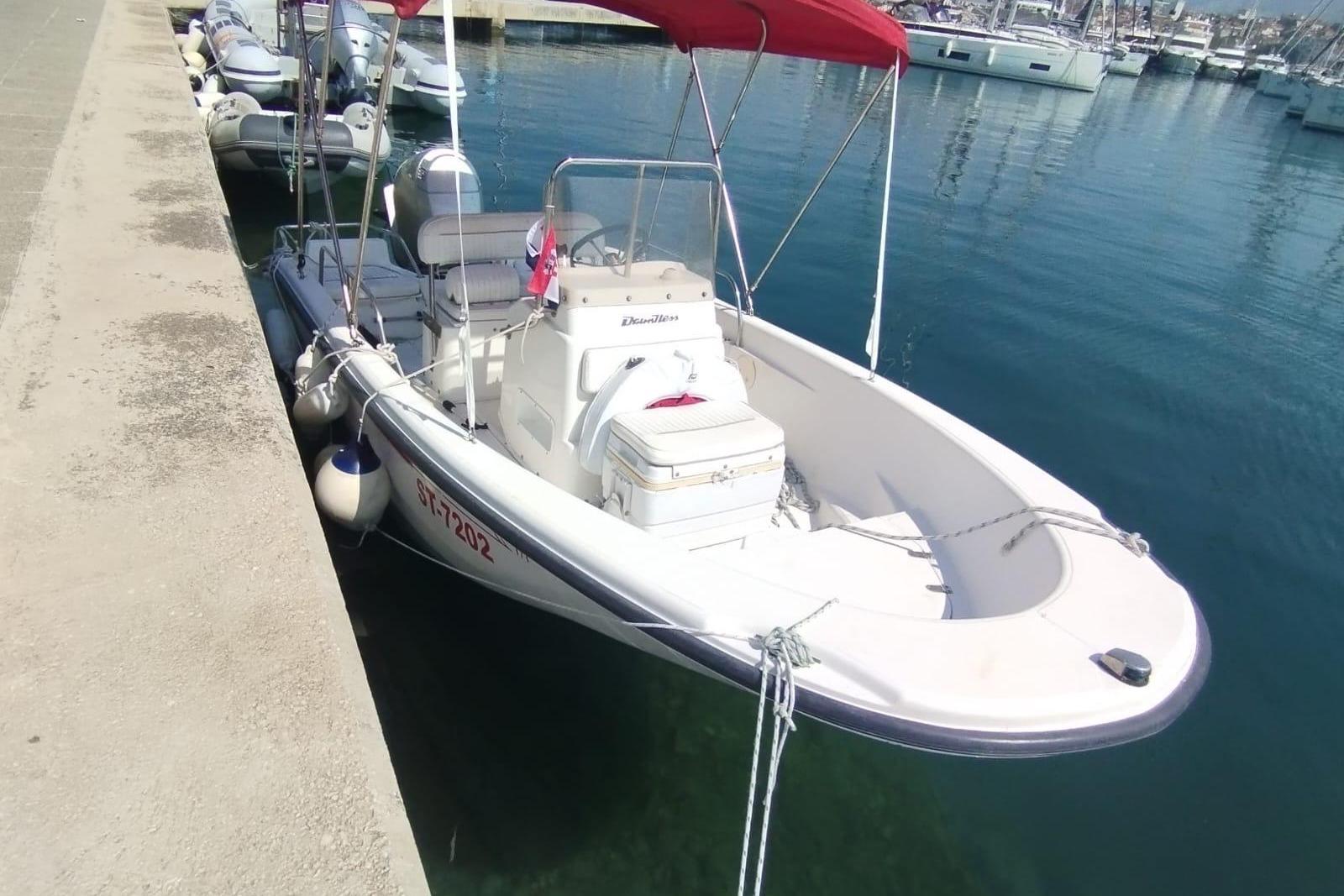 2000 Boston Whaler 16 Dauntless