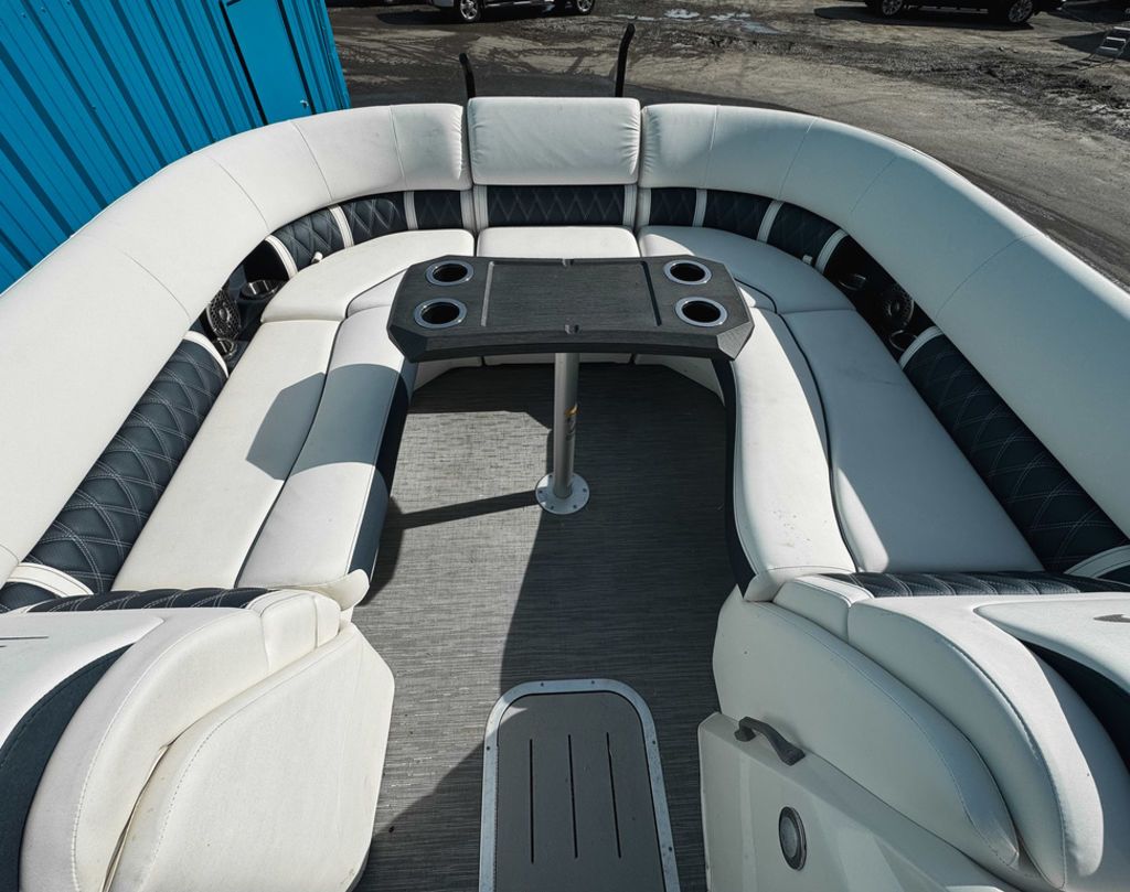 2023 Bennington 24 LX FASTBACK - 13