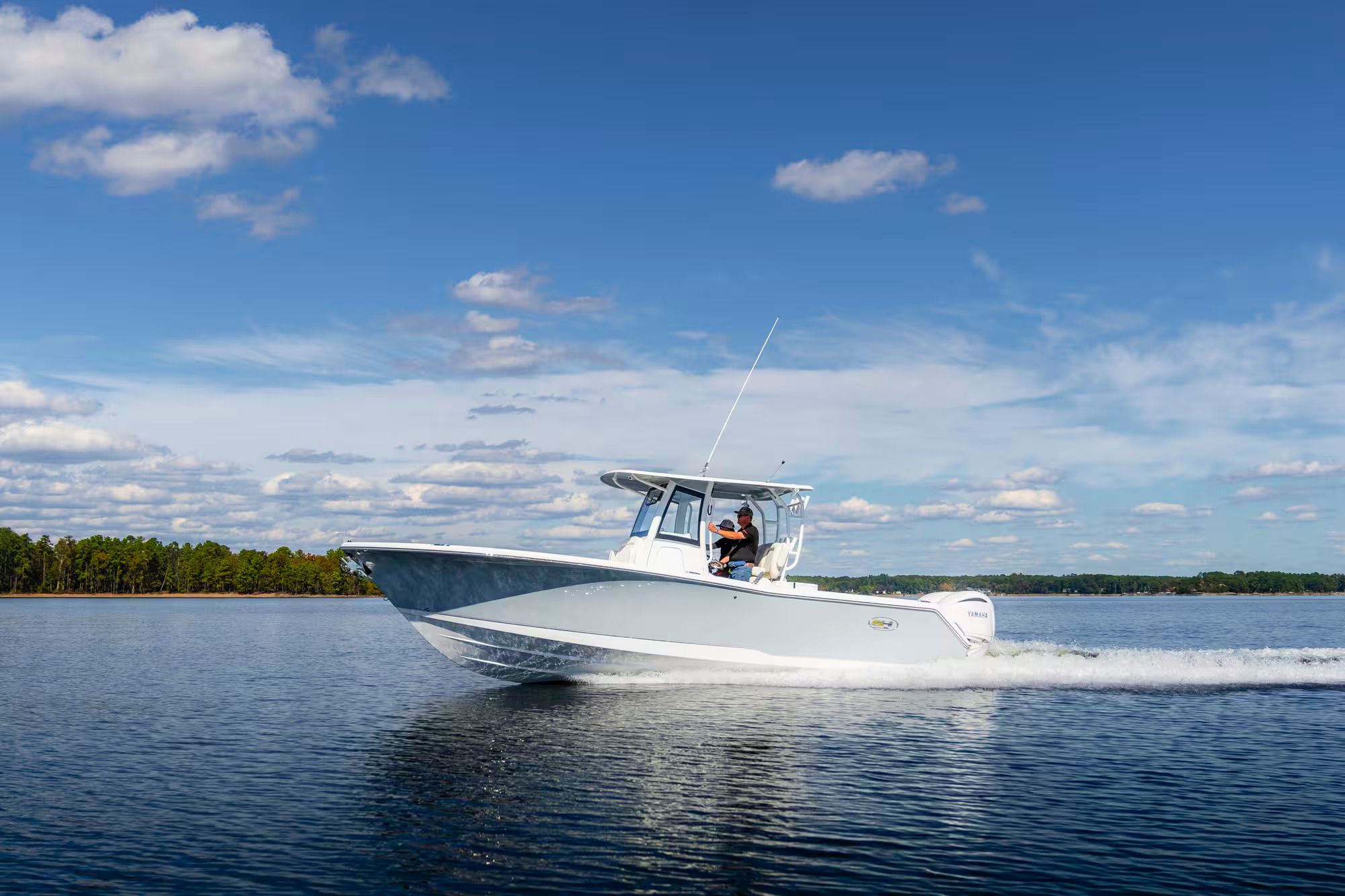 2027 Sea Hunt Gamefish 28 Coffin Box - 6